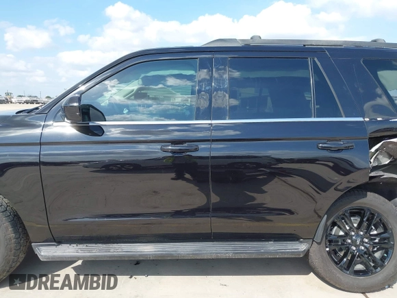 2024 Ford Expedition XLT with VIN 1FMJU1H88REA29329, listed as a IAAI auction lot 41982656 with 8,721 mi miles and . Bid and sale history available at DreamBid. Image 15.