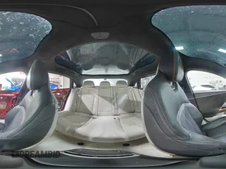 2022 Lucid Air Grand Touring z VIN 50EA1GBA0NA001260, wystawiony jako Copart lot #52131155 z przebiegiem 25 673 mil mil oraz Szkody całkowita. Historia ofert i sprzedaży dostępna na DreamBid. Obrazek 15.
