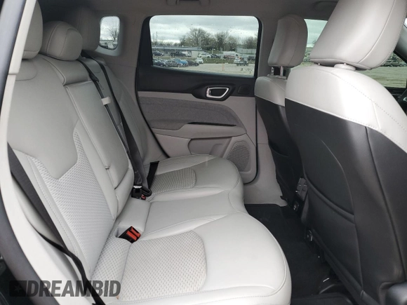 2022 Jeep Compass Latitude with VIN 3C4NJCBB8NT109576, listed as a Copart auction lot 47607294 with 28,863 mi miles and Salvage Title. Bid and sale history available at carsss.com. Image 11.