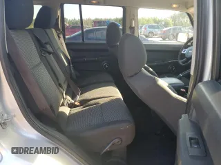 2010 Jeep Commander Sport with VIN 1J4RG4GK4AC125711, listed as a Copart auction lot 60369545 with 209,522 mi miles and Clean title. Bid and sale history available at DreamBid. Image 10.