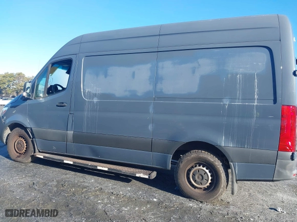 2019 Mercedes-Benz Sprinter Cargo Van with VIN WD4PF0CD5KP104611, listed as a IAAI auction lot 41256118 with 75,514 mi miles. Bid and sale history available at carsss.com. Image 13.