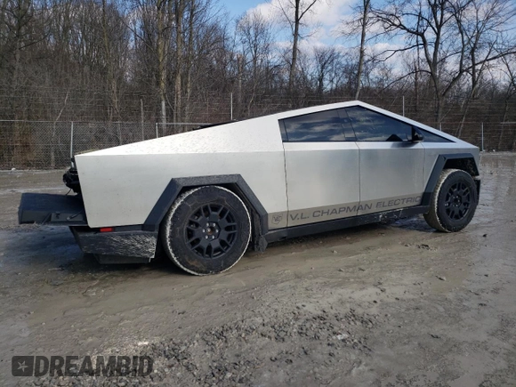 2024 Tesla Cybertruck with VIN 7G2CEHED6RA006192, listed as a Copart auction lot 45924985 with 12,050 mi miles and Salvage Title. Bid and sale history available at carsss.com. Image 3.