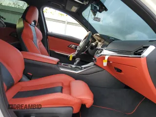 2022 BMW M3 Competition xDrive z VIN WBS43AY07NFL94130, wystawiony jako Copart lot #61525892 z przebiegiem 2784 mil mil oraz . Historia ofert i sprzedaży dostępna na DreamBid. Obrazek 5.