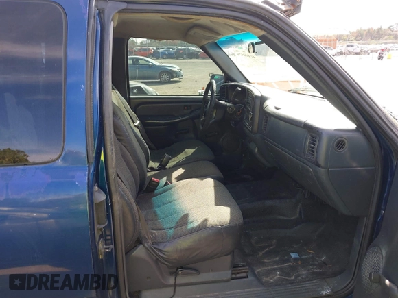 2000 Chevrolet Silverado 1500 with VIN 2GCEC19W3Y1137511, listed as a IAAI auction lot 41449575 with 309,743 mi miles and . Bid and sale history available at DreamBid. Image 5.