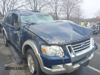 2008 Ford Explorer Eddie Bauer with VIN 1FMEU74E28UA46583, listed as a IAAI auction lot 41846150 with 208,345 mi miles. Bid and sale history available at carsss.com. Image 1.