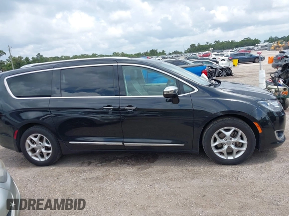 2020 Chrysler Pacifica Limited z VIN 2C4RC1GG5LR272593, wystawiony jako IAAI lot #42398809 z przebiegiem 96 957 mil mil oraz . Historia ofert i sprzedaży dostępna na DreamBid. Obrazek 13.