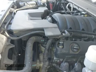 2015 Chevrolet Suburban LTZ z VIN 1GNSKKKCXFR729558, wystawiony jako IAAI lot #43487566 z przebiegiem 109 722 mil mil oraz . Historia ofert i sprzedaży dostępna na DreamBid. Obrazek 19.