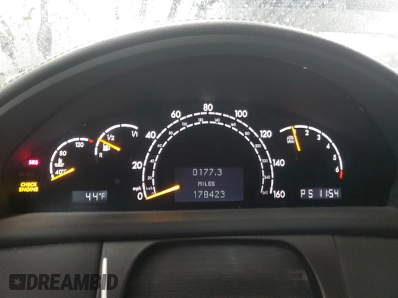 2001 Mercedes-Benz CL 500/600 z VIN WDBPJ75J01A008311, wystawiony jako Copart lot #51051745 z przebiegiem 178 423 mil mil oraz Szkoda całkowita • Salvage title. Historia ofert i sprzedaży dostępna na DreamBid. Obrazek 9.