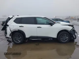 2024 Nissan Rogue S z VIN 5N1BT3AB7RC671402, wystawiony jako IAAI lot #41445320 z przebiegiem 17 769 mil mil oraz . Historia ofert i sprzedaży dostępna na DreamBid. Obrazek 14.