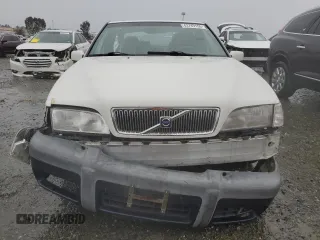 1999 Volvo S70 z VIN YV1LS55A2X2611694, wystawiony jako Copart lot #43749155 z przebiegiem 185 184 mil mil oraz Szkody całkowita. Historia ofert i sprzedaży dostępna na DreamBid. Obrazek 5.
