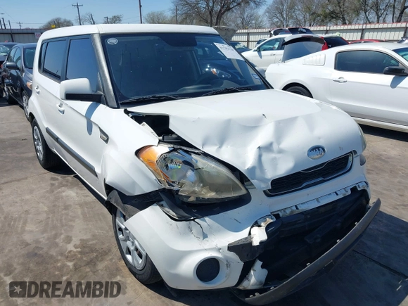 2013 Kia Soul with VIN KNDJT2A52D7568507, listed as a IAAI auction lot 41782739 with 119,285 mi miles. Bid and sale history available at carsss.com. Image 1.