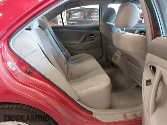 2007 Toyota Camry CE z VIN 4T4BE46K37R004090, wystawiony jako IAAI lot #42028376 z przebiegiem 110 803 mil mil oraz . Historia ofert i sprzedaży dostępna na DreamBid. Obrazek 8.