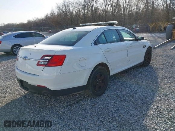 2019 Ford Police Interceptor Sedan with VIN 1FAHP2MK7KG108850, listed as a IAAI auction lot 41739656 with 62,421 mi miles. Bid and sale history available at carsss.com. Image 4.