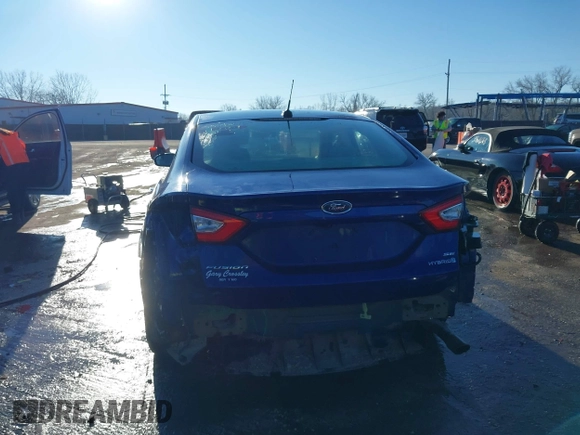 2016 Ford Fusion SE Hybrid with VIN 3FA6P0LU0GR388187, listed as a IAAI auction lot 38604646 with 135,625 mi miles. Bid and sale history available at carsss.com. Image 17.