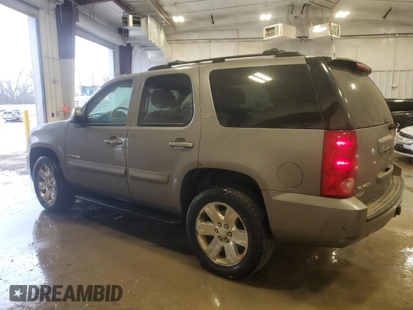 2007 GMC Yukon SLE with VIN 1GKFK13077J126788, listed as a Copart auction lot 43276125 with 194,892 mi miles and Clean Title. Bid and sale history available at carsss.com. Image 2.