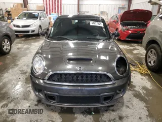 2013 MINI Hardtop S with VIN WMWSV3C53DT390693, listed as a Copart auction lot 44827925 with 131,411 mi miles and Salvage Title. Bid and sale history available at DreamBid. Image 5.