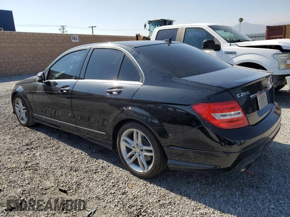 2014 Mercedes-Benz C 250 Sport z VIN WDDGF4HB5EA968032, wystawiony jako Copart lot #60570585 z przebiegiem 121 077 mil mil oraz Czysty tytuł • Clean title. Historia ofert i sprzedaży dostępna na DreamBid. Obrazek 2.