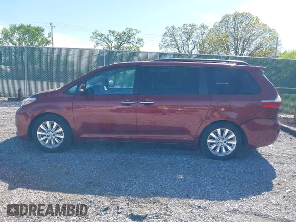 2015 Toyota Sienna XLE z VIN 5TDYK3DC4FS590924, wystawiony jako IAAI lot #42104086 z przebiegiem 209 280 mil mil oraz . Historia ofert i sprzedaży dostępna na DreamBid. Obrazek 14.