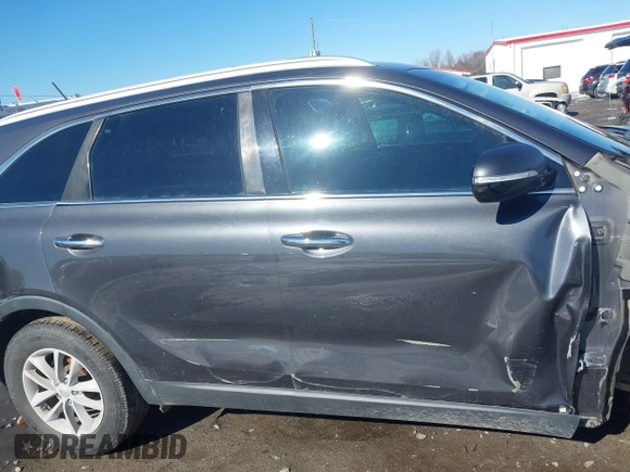 2016 Kia Sorento LX with VIN 5XYPG4A3XGG168713, listed as a IAAI auction lot 41632177 with 108,516 mi miles. Bid and sale history available at carsss.com. Image 13.