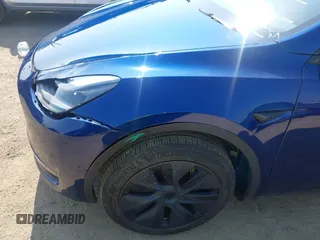 2024 Tesla Model Y с VIN 7SAYGDED2RF119770, выставлен на аукционе IAAI как лот 42462600 с пробегом 6 712 миль миль и . История ставок и продаж доступна на DreamBid. Изображение 6.
