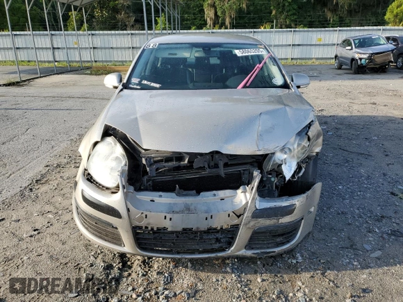 2005 Volkswagen Jetta 2.5L with VIN 3VWRF71K55M633965, listed as a Copart auction lot 58065205 with 131,424 mi miles and Salvage title. Bid and sale history available at DreamBid. Image 5.