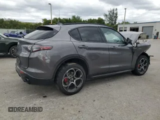 2024 Alfa Romeo Stelvio Veloce z VIN ZASPAKBN1R7D74757, wystawiony jako Copart lot #81093484 z przebiegiem 13 847 mil mil oraz Nie do naprawy • Non repairable. Historia ofert i sprzedaży dostępna na DreamBid. Obrazek 3.