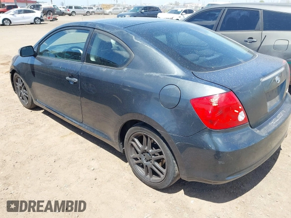2006 Scion tC z VIN JTKDE177060115047, wystawiony jako IAAI lot #41967294 z przebiegiem 251 237 mil mil oraz . Historia ofert i sprzedaży dostępna na DreamBid. Obrazek 3.