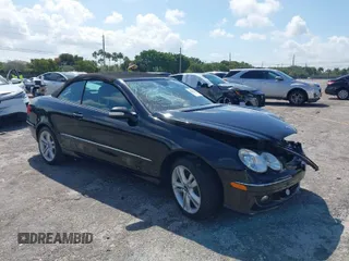 2006 Mercedes-Benz CLK 3.5L with VIN WDBTK56G36T063432, listed as a IAAI auction lot 41928330 with 88,575 mi miles. Bid and sale history available at carsss.com. Image 1.