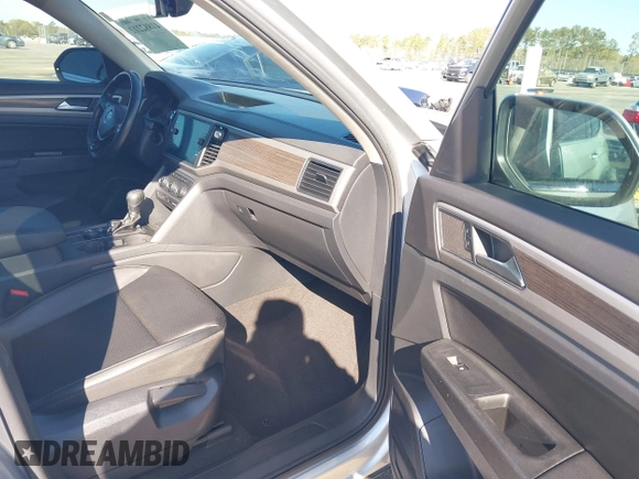 2019 Volkswagen Atlas SE with VIN 1V2UR2CA9KC527512, listed as a IAAI auction lot 41882212 with 102,765 mi miles and . Bid and sale history available at DreamBid. Image 5.