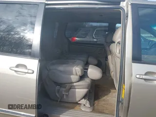 2006 Toyota Sienna XLE with VIN 5TDZA22C16S571350, listed as a IAAI auction lot 41725551 with 233,487 mi miles. Bid and sale history available at carsss.com. Image 8.