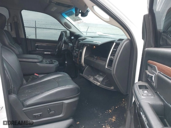 2018 Ram 2500 Laramie with VIN 3C6UR5FL2JG204745, listed as a IAAI auction lot 38568855 with 132,338 mi miles. Bid and sale history available at carsss.com. Image 5.