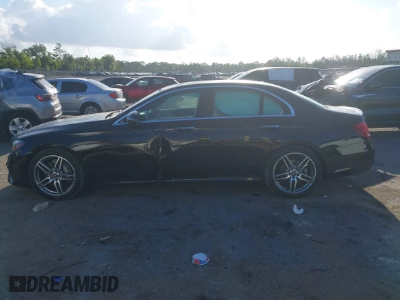 2018 Mercedes-Benz E-Class E 300 with VIN WDDZF4JB2JA328888, listed as a IAAI auction lot 41801938 with 33,470 mi miles. Bid and sale history available at carsss.com. Image 15.