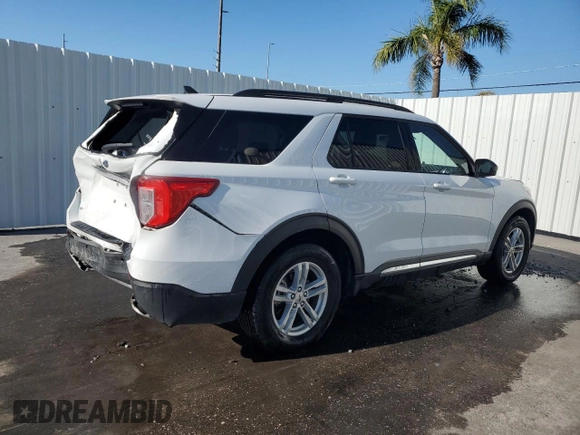 2024 Ford Explorer XLT with VIN 1FMSK7DH7RGA02632, listed as a Copart auction lot 49038645 with 31,704 mi miles and Non Repairable. Bid and sale history available at carsss.com. Image 3.