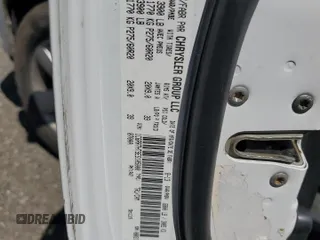 2014 Ram 1500 Sport z VIN 1C6RR7HT9ES105000, wystawiony jako Copart lot #60533335 z przebiegiem 231 064 mil mil oraz Czysty tytuł • Clean title. Historia ofert i sprzedaży dostępna na DreamBid. Obrazek 12.