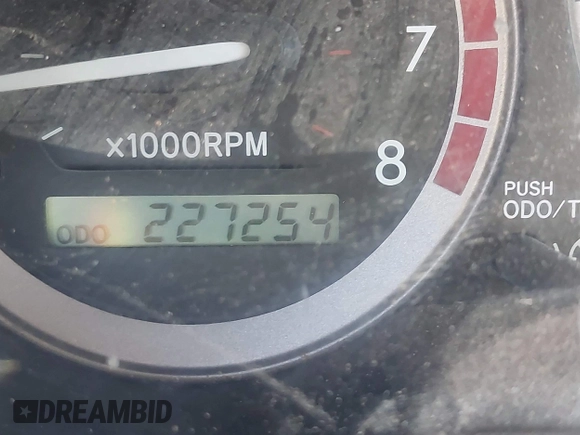 2005 Toyota Sienna XLE with VIN 5TDZA22C15S356467, listed as a IAAI auction lot 42093730 with 227,254 mi miles. Bid and sale history available at carsss.com. Image 7.