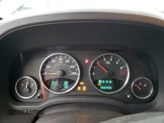 2009 Jeep Patriot Limited z VIN 1J4FF48B99D238239, wystawiony jako Copart lot #43045435 z przebiegiem 186 908 mil mil oraz Szkoda całkowita • Salvage title. Historia ofert i sprzedaży dostępna na DreamBid. Obrazek 9.