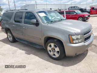2008 Chevrolet Suburban 3LT z VIN 1GNFC16J78J228338, wystawiony jako IAAI lot #42241903 z przebiegiem 179 251 mil mil oraz . Historia ofert i sprzedaży dostępna na DreamBid. Obrazek 1.