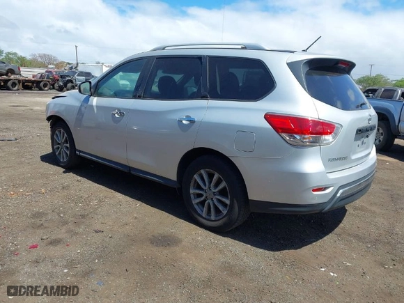 2016 Nissan Pathfinder S with VIN 5N1AR2MN9GC615324, listed as a IAAI auction lot 41723644 with 67,629 mi miles. Bid and sale history available at carsss.com. Image 3.