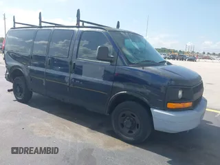 2007 Chevrolet City Express Cargo z VIN 1GAGG25U271167295, wystawiony jako IAAI lot #42448018 z przebiegiem 216 373 mil mil oraz . Historia ofert i sprzedaży dostępna na DreamBid. Obrazek 1.