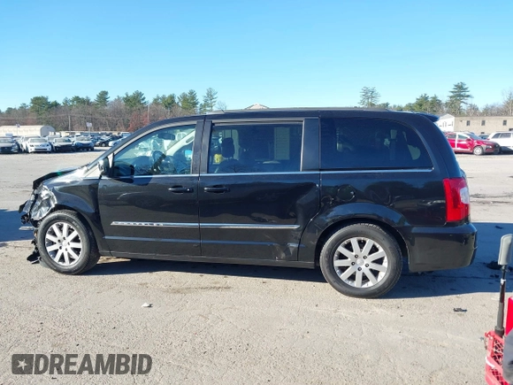 2011 Chrysler Town & Country Touring L z VIN 2A4RR8DG6BR803563, wystawiony jako IAAI lot #40921680 z przebiegiem 59 881 mil mil oraz . Historia ofert i sprzedaży dostępna na DreamBid. Obrazek 14.