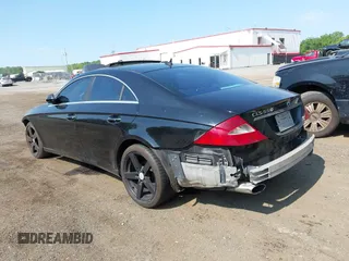 2007 Mercedes-Benz CLS 550 with VIN WDDDJ72X17A100720, listed as a IAAI auction lot 42229168 with 174,806 mi miles and . Bid and sale history available at DreamBid. Image 3.