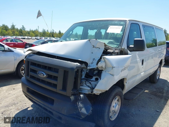 2013 Ford Econoline Passenger XL z VIN 1FBNE3BL8DDA48011, wystawiony jako IAAI lot #42221850 z przebiegiem 74 189 mil mil oraz . Historia ofert i sprzedaży dostępna na DreamBid. Obrazek 6.