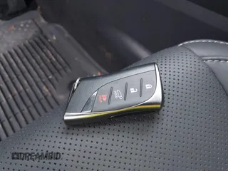 2025 Lexus NX 350h Premium z VIN JTJGKCEZ2S2054535, wystawiony jako IAAI lot #42300774 z przebiegiem 2 612 mil mil oraz . Historia ofert i sprzedaży dostępna na DreamBid. Obrazek 11.