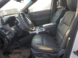 2017 Ford Police Interceptor Utility z VIN 1FM5K8AT2HGB33378, wystawiony jako Copart lot #53235295 z przebiegiem Nie podano mil oraz Czysty tytuł • Clean title. Historia ofert i sprzedaży dostępna na DreamBid. Obrazek 7.