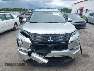 2022 Mitsubishi Outlander ES z VIN JA4J3TA88NZ015201, wystawiony jako IAAI lot #42264912 z przebiegiem 78 601 mil mil oraz . Historia ofert i sprzedaży dostępna na DreamBid. Obrazek 13.