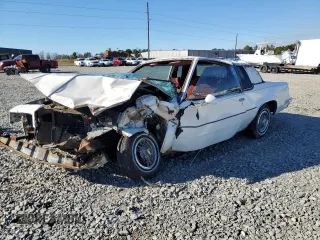 1984 Oldsmobile Cutlass Supreme z VIN 1G3AR47A4EM405634, wystawiony jako Copart lot #85969214 z przebiegiem 42 817 mil mil oraz Nie do naprawy • Non repairable. Historia ofert i sprzedaży dostępna na DreamBid. Obrazek 1.