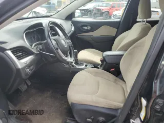 2017 Jeep Cherokee Latitude z VIN 1C4PJLCB9HW540899, wystawiony jako Copart lot #58248955 z przebiegiem 131 871 mil mil oraz Szkoda całkowita • Salvage title. Historia ofert i sprzedaży dostępna na DreamBid. Obrazek 7.