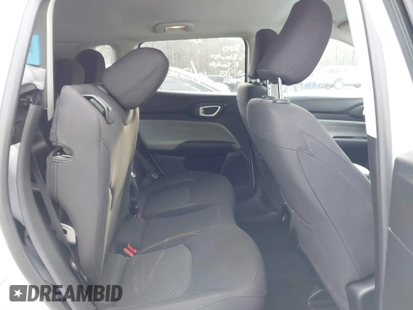 2022 Jeep Compass Sport z VIN 3C4NJCAB4NT121306, wystawiony jako IAAI lot #41763183 z przebiegiem 20 589 mil mil oraz . Historia ofert i sprzedaży dostępna na DreamBid. Obrazek 8.