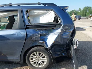 2014 Toyota Sienna XLE with VIN 5TDYK3DCXES524294, listed as a IAAI auction lot 42546467 with 122,257 mi miles and . Bid and sale history available at DreamBid. Image 19.