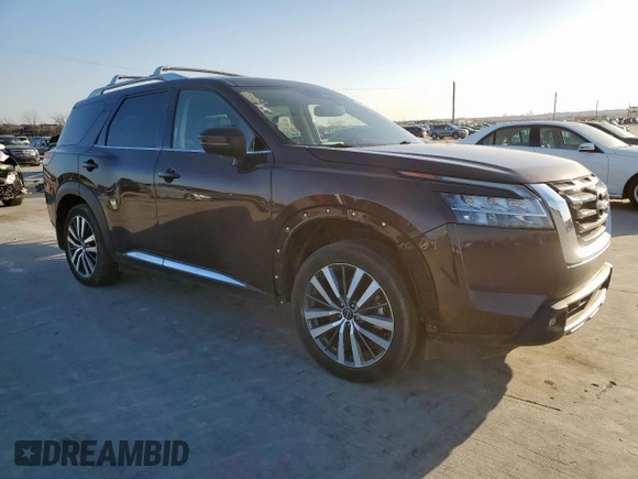 2022 Nissan Pathfinder Platinum z VIN 5N1DR3DK3NC264206, wystawiony jako Copart lot #48926535 z przebiegiem 251 456 mil mil oraz Czysty tytuł • Clean title. Historia ofert i sprzedaży dostępna na DreamBid. Obrazek 4.
